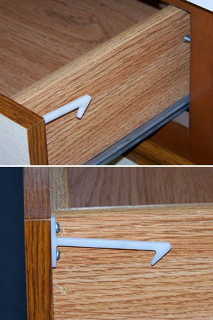 Photo: Cabinet Side Latch